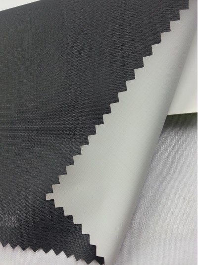 JS ZOYG  KSS6XXG0.15  功能性風衣布 側面照